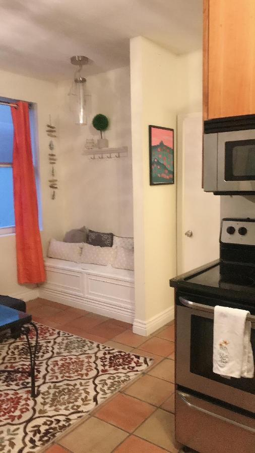 Two Bedroom Two Bath Apartment 2 Block To Beach マイアミビーチ 部屋 写真
