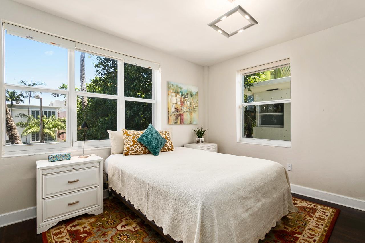 Two Bedroom Two Bath Apartment 2 Block To Beach マイアミビーチ エクステリア 写真