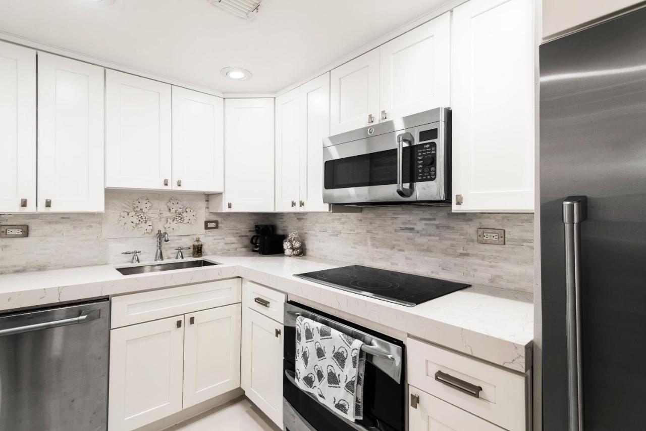 Two Bedroom Two Bath Apartment 2 Block To Beach マイアミビーチ エクステリア 写真