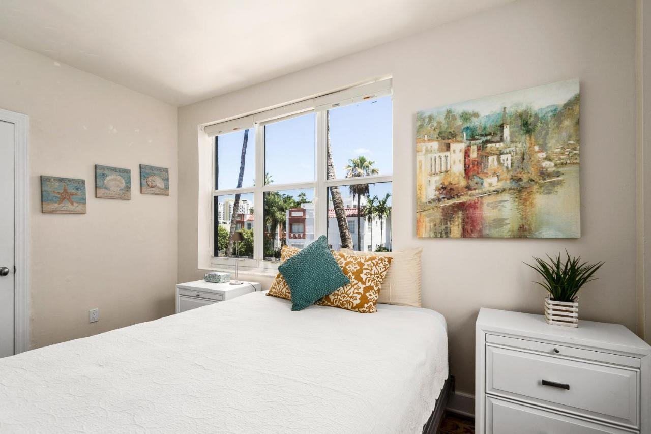 Two Bedroom Two Bath Apartment 2 Block To Beach マイアミビーチ エクステリア 写真