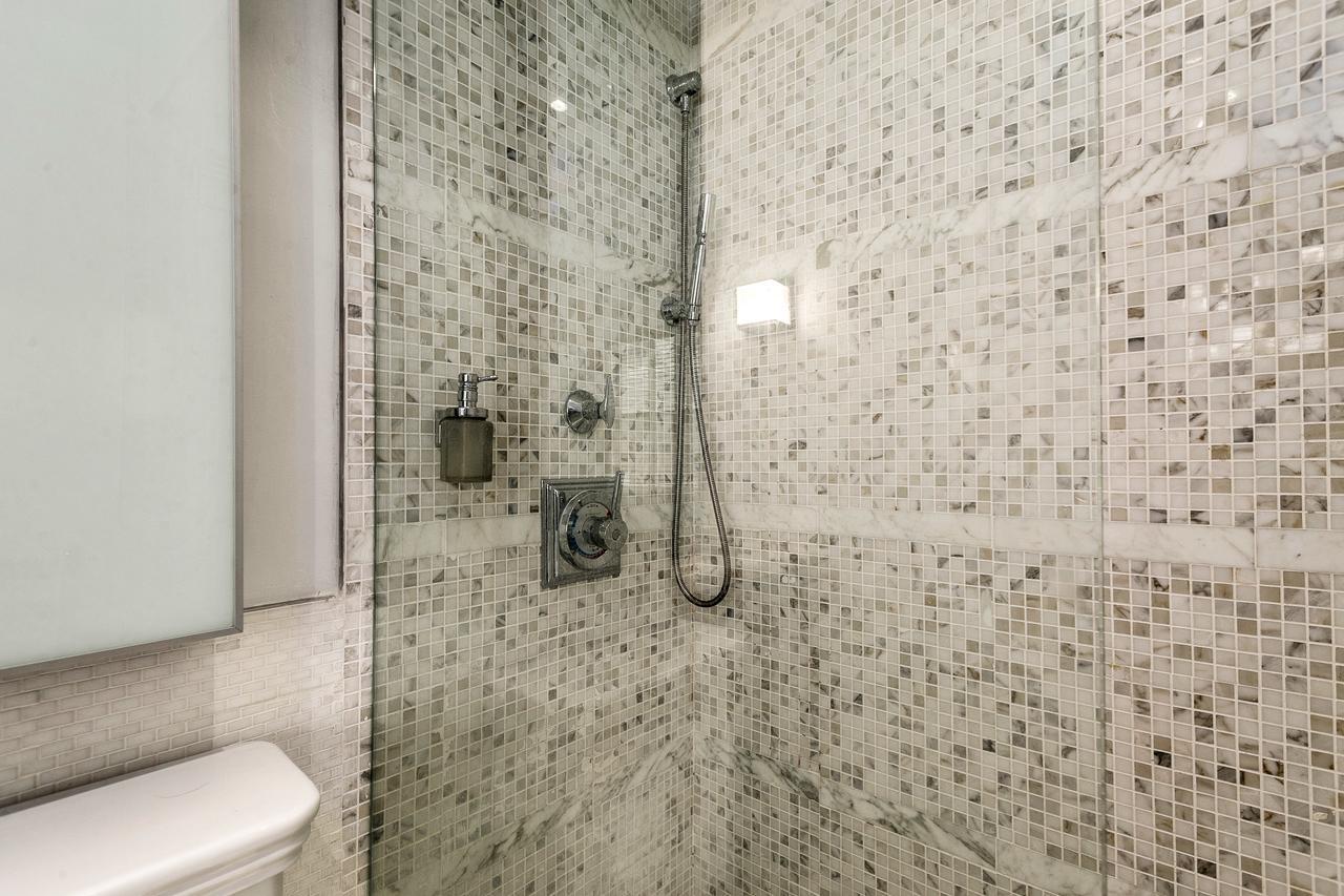 Two Bedroom Two Bath Apartment 2 Block To Beach マイアミビーチ エクステリア 写真