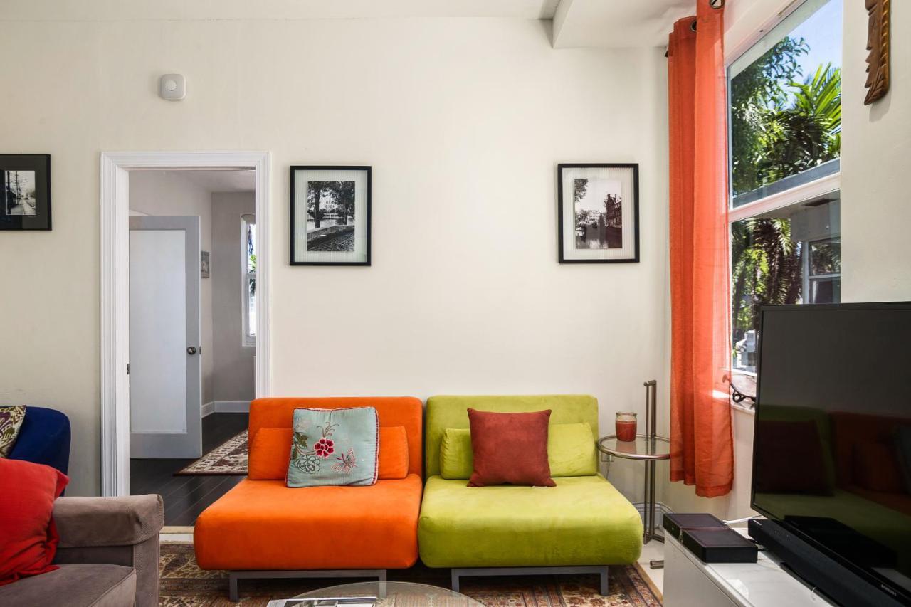 Two Bedroom Two Bath Apartment 2 Block To Beach マイアミビーチ エクステリア 写真