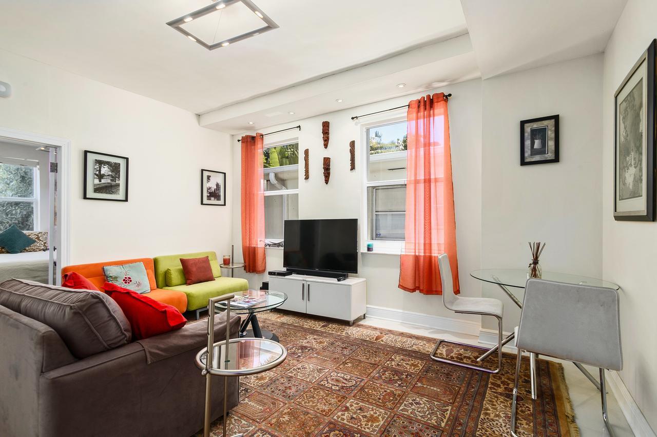 Two Bedroom Two Bath Apartment 2 Block To Beach マイアミビーチ エクステリア 写真
